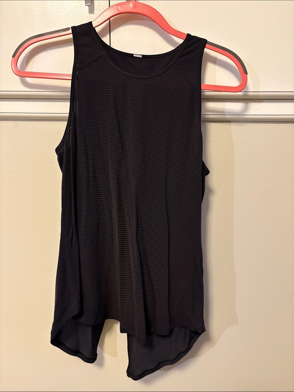 lululemon athletica Black Performance Tank with Tie Back Design Option - Picture 3 of 4